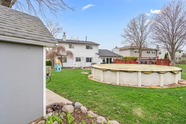$550,000 | 340 Stonehurst Lane, Roselle, IL 60172