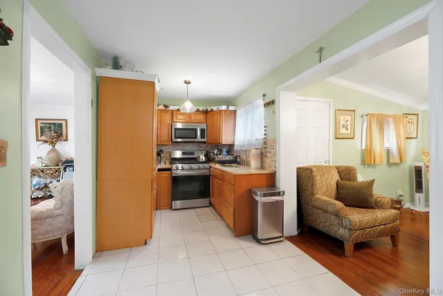 $515,000 | 34 Tamarack Street, Central Islip, NY 11722