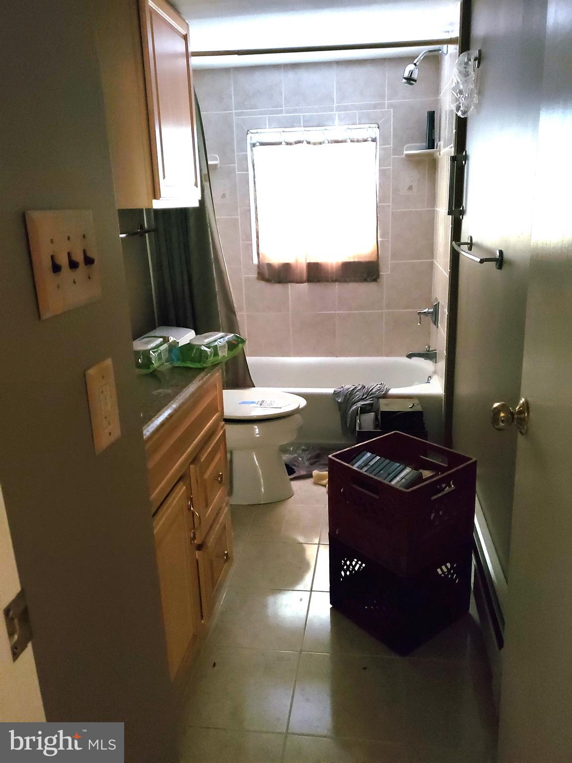 8657 Fort Foote Road Fort Washington, MD 20744 - Photo 8 of 9 Full bathroom