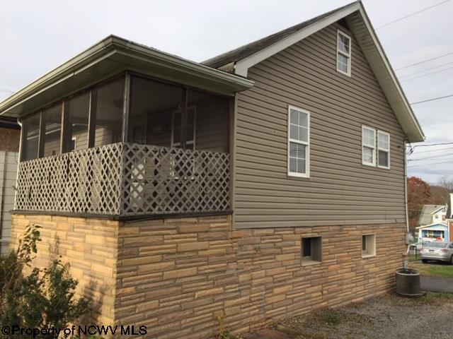 133 Reeves Avenue Fairmont, WV 26554 - Photo 3 of 18 Gallery Image 3