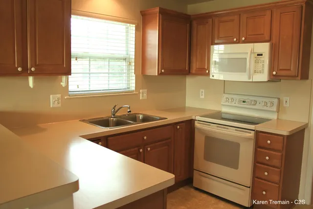 $314,900 | 44361 Mathison Drive, Sterling Heights, MI 48314