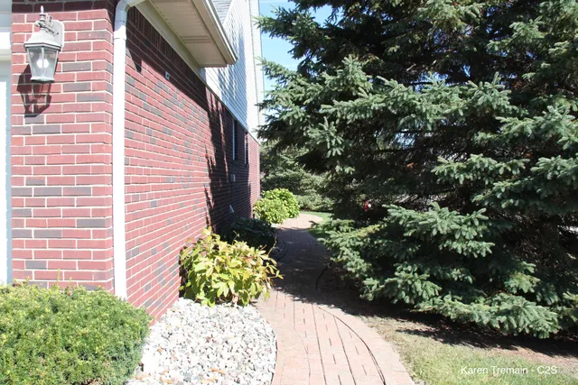 $314,900 | 44361 Mathison Drive, Sterling Heights, MI 48314