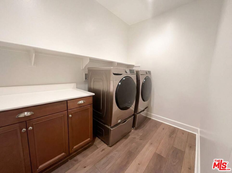 264 Rose Street Fillmore, CA 93015 - Photo 11 of 24 a utility room with dryer and washer