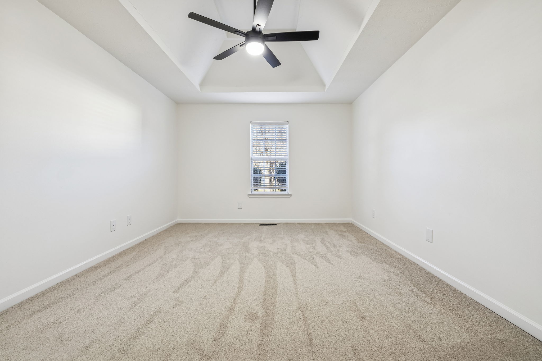 803 Pebble Point Mount Juliet, TN 37122 - Photo 19 of 39 an empty room with a ceiling fan and window