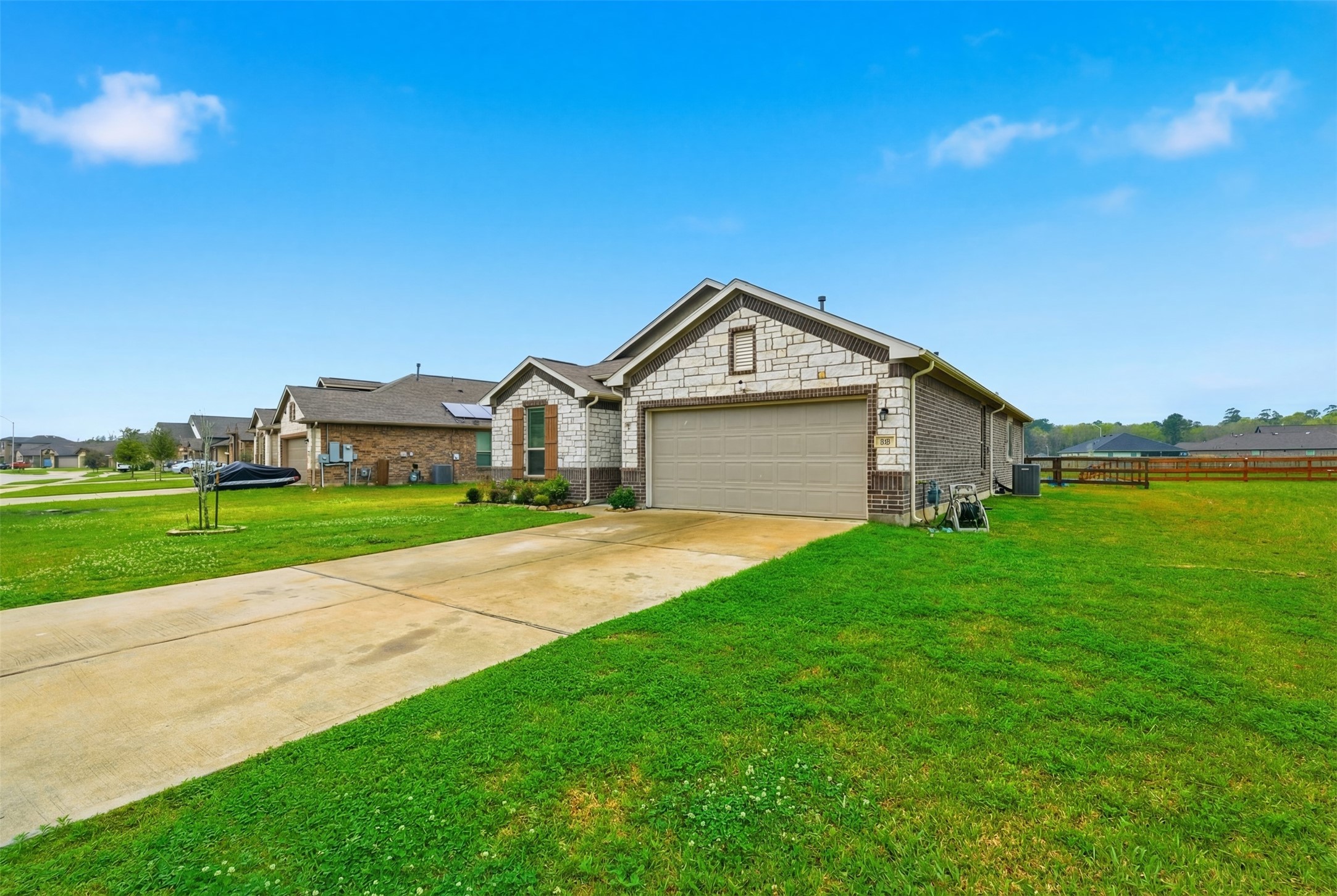 527 Kickapoo Drive Anahuac, TX 77514 - Photo 3 of 46