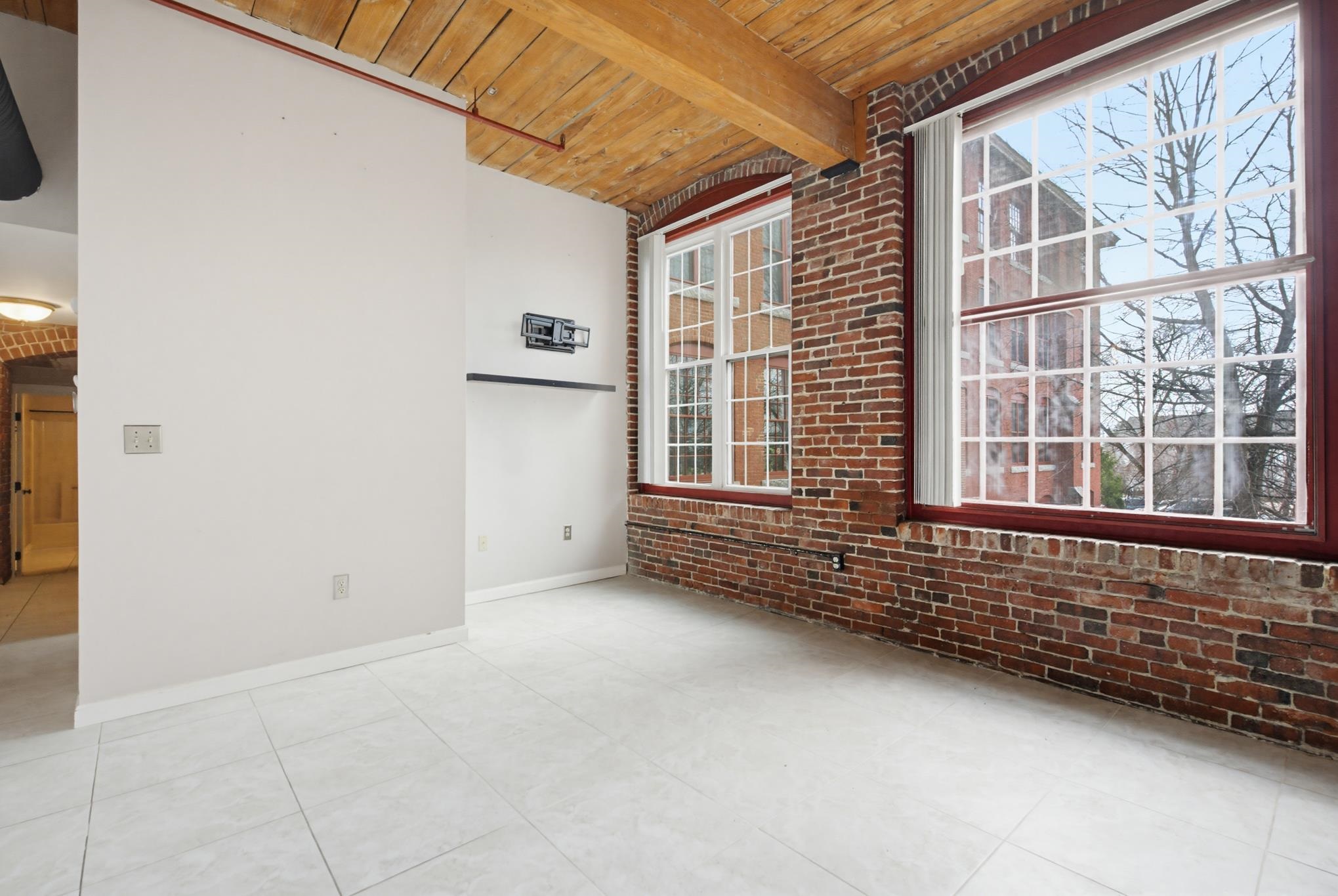 470 Silver Street, Unit 205 Manchester, NH 03103 - Photo 11 of 25