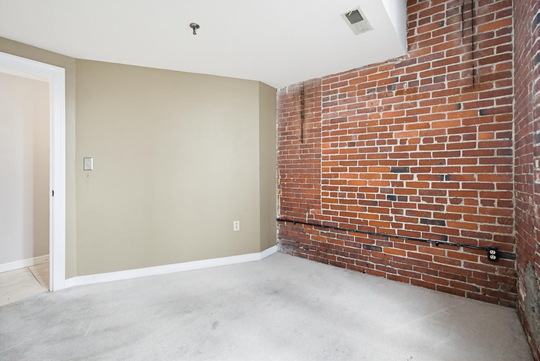 470 Silver Street, Unit 205 Manchester, NH 03103 - Photo 14 of 25