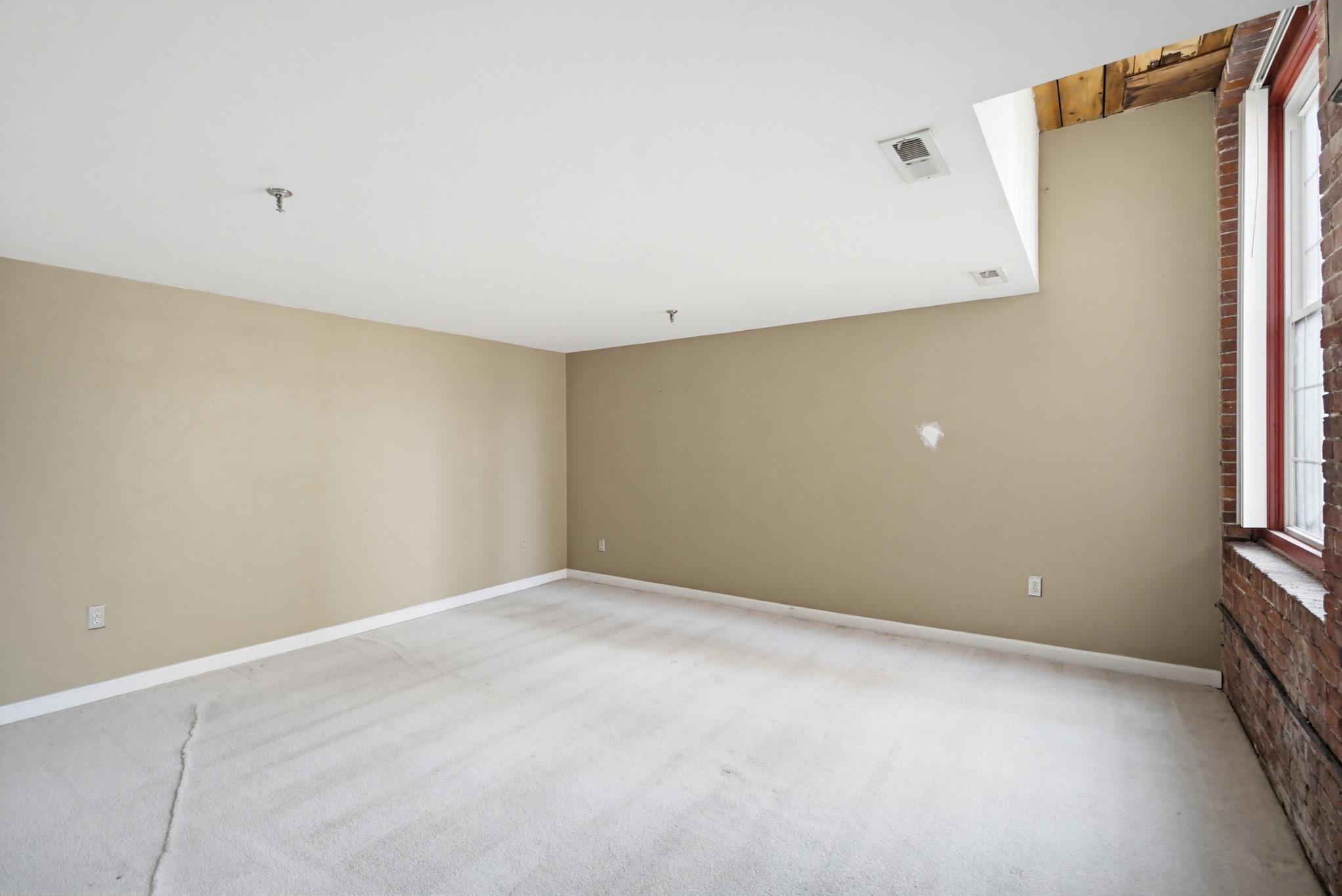 470 Silver Street, Unit 205 Manchester, NH 03103 - Photo 18 of 25
