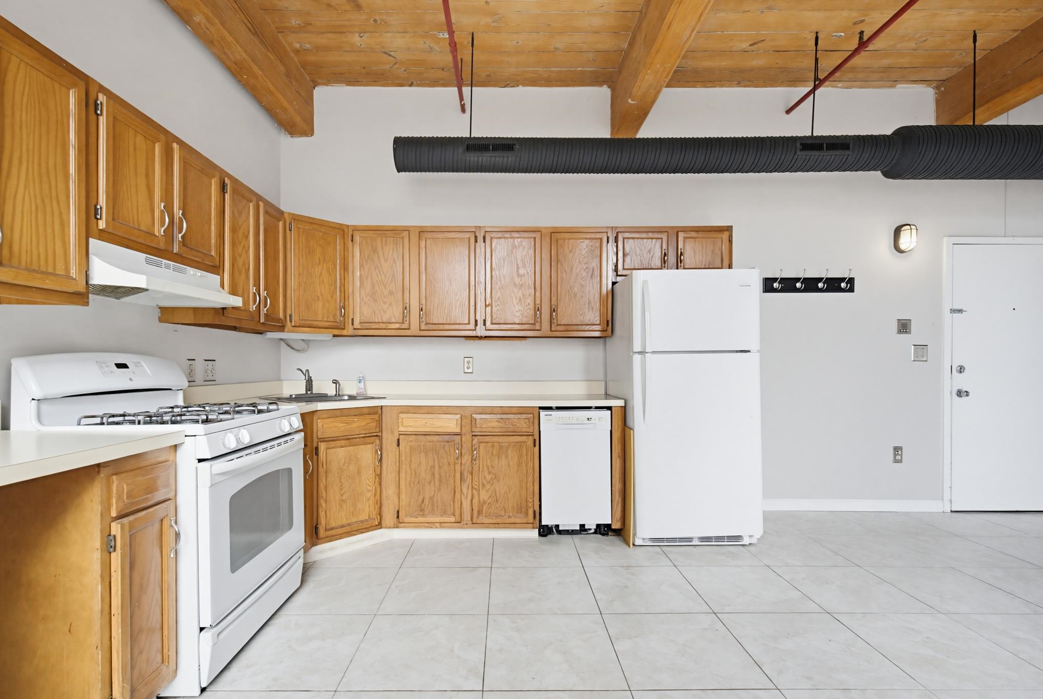 470 Silver Street, Unit 205 Manchester, NH 03103 - Photo 7 of 25