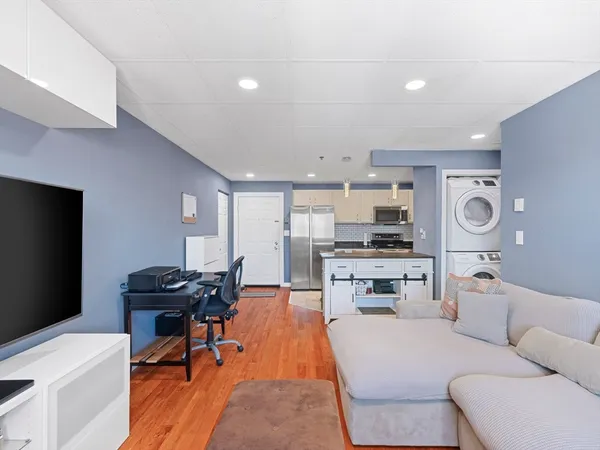 $349,000 | 64 Foster Street, Unit 403, Peabody, MA 01960