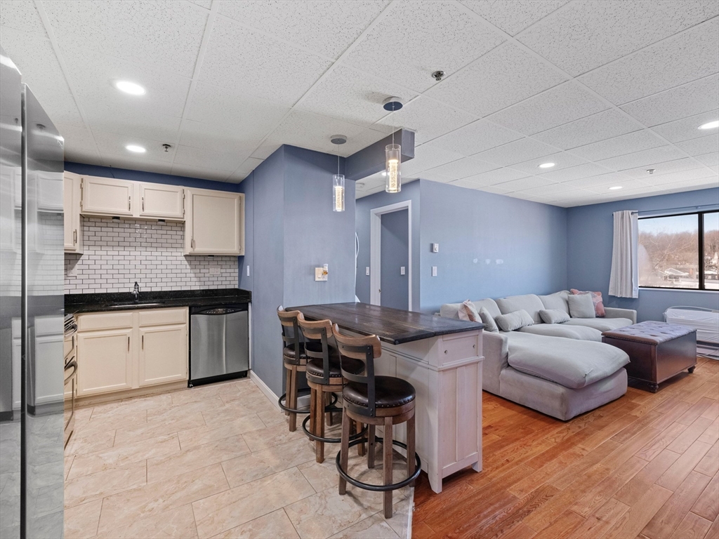64 Foster Street, Unit 403 Peabody, MA 01960 - Photo 15 of 27