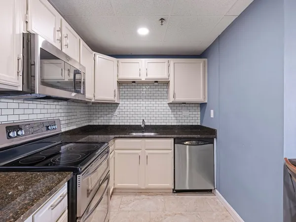 $349,000 | 64 Foster Street, Unit 403, Peabody, MA 01960