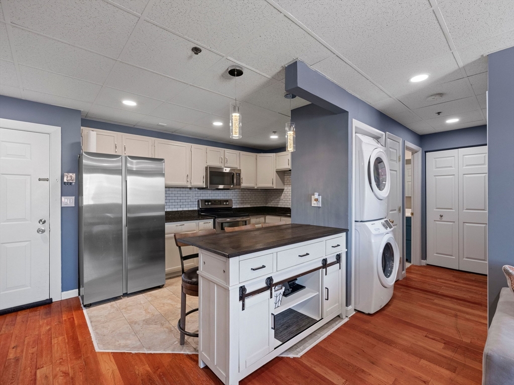 64 Foster Street, Unit 403 Peabody, MA 01960 - Photo 19 of 27
