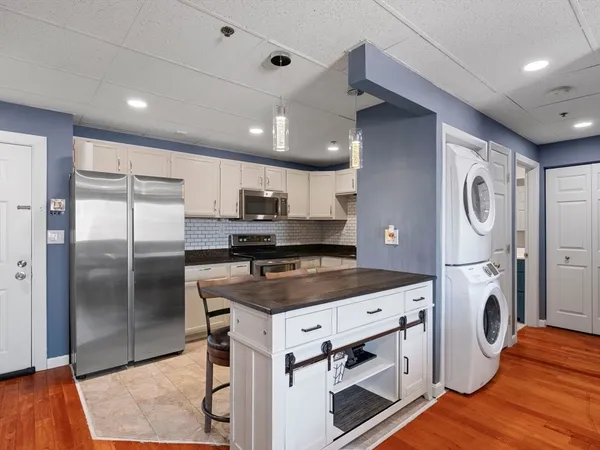 $349,000 | 64 Foster Street, Unit 403, Peabody, MA 01960
