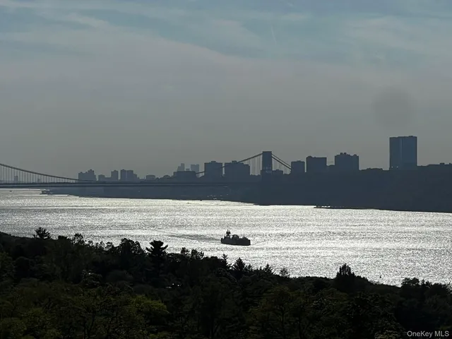 $190,000 | 5800 Arlington Avenue, Unit 11R | North Riverdale