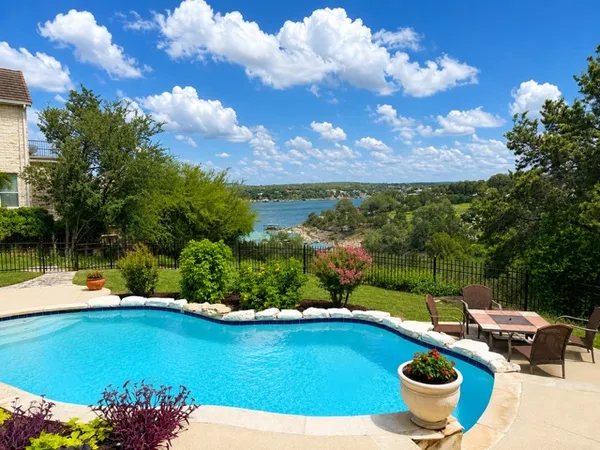 $1,099,000 | 17909 Kingfisher Ridge Drive, Lago Vista, TX 78645