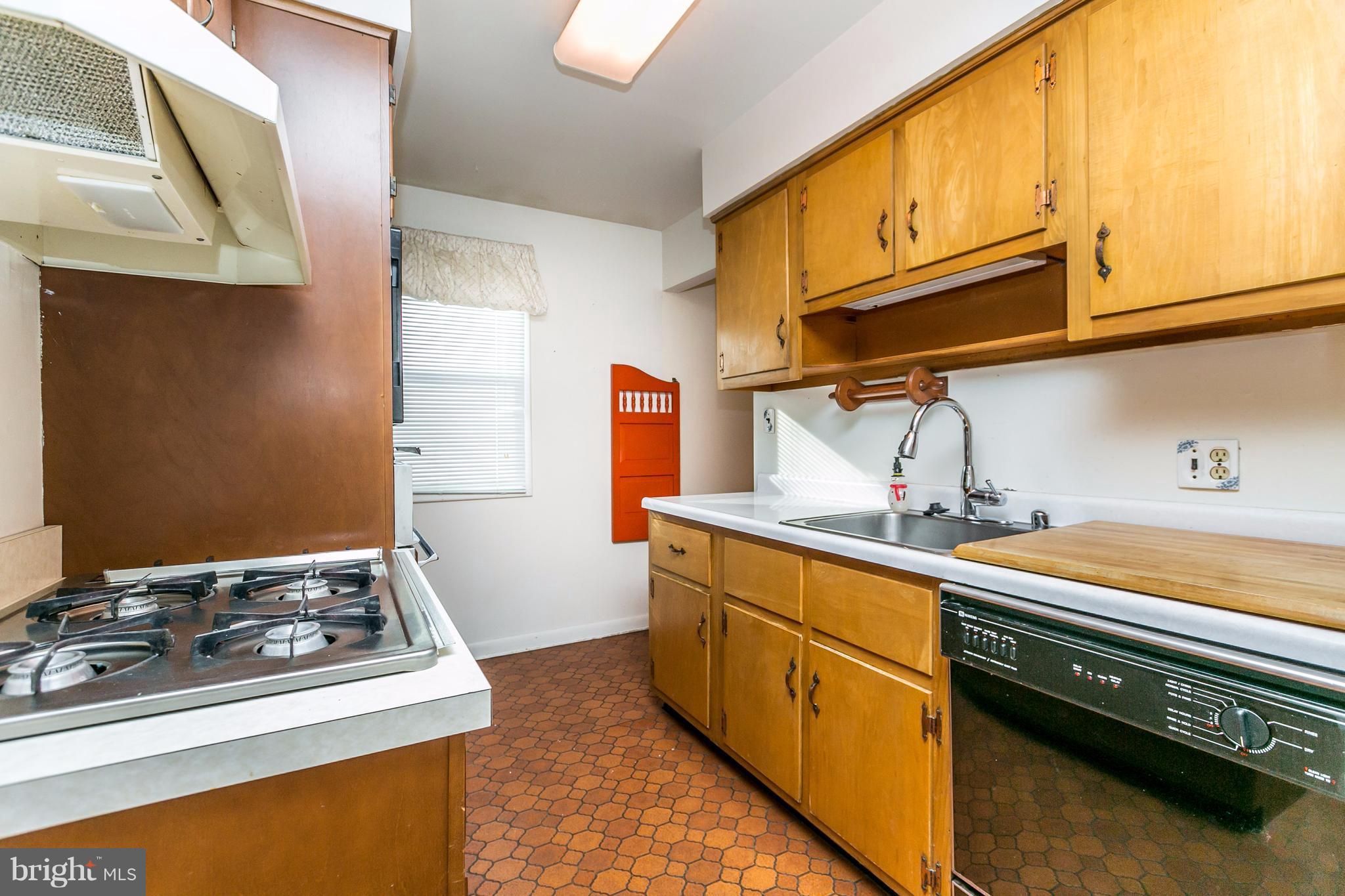 1607 Charmuth Road Lutherville-Timonium, MD 21093 - Photo 8 of 30 Kitchen