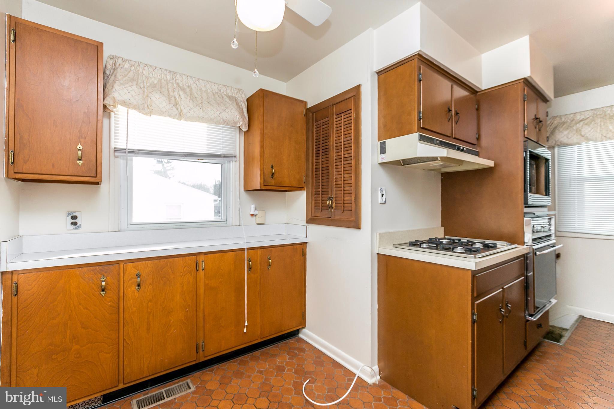 1607 Charmuth Road Lutherville-Timonium, MD 21093 - Photo 10 of 30 Kitchen