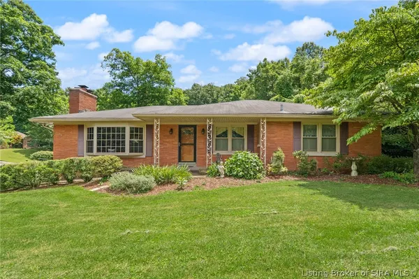 $349,900 | 925 Captain Frank Road, New Albany, IN 47150