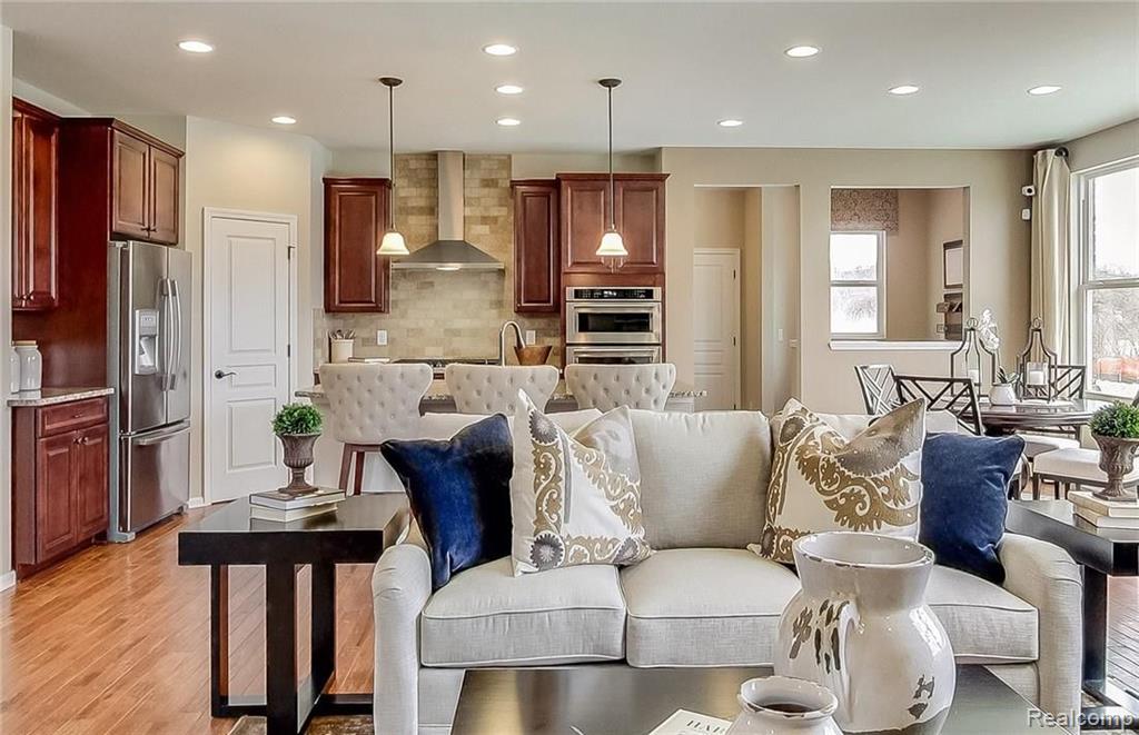 2177 Logan Drive Rochester Hills, MI 48309 - Photo 3 of 17