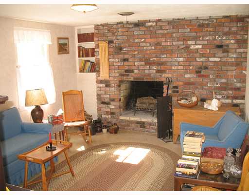 11 Baldwin Road Warwick, RI 02886 - Photo 3 of 11 Den/Family/Great Room.