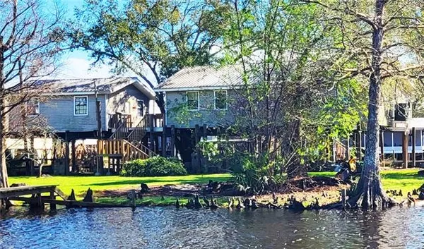 $180,000 | 19123 Owl Bayou Road, Ponchatoula, LA 70454
