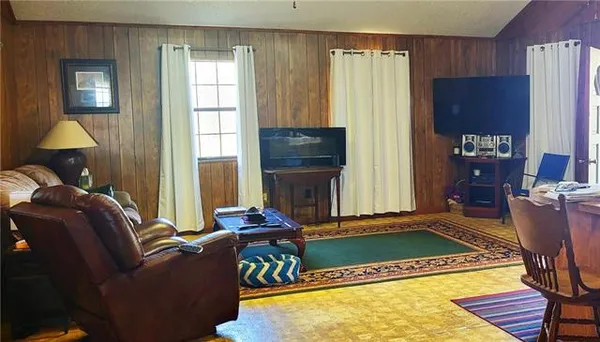 $180,000 | 19123 Owl Bayou Road, Ponchatoula, LA 70454