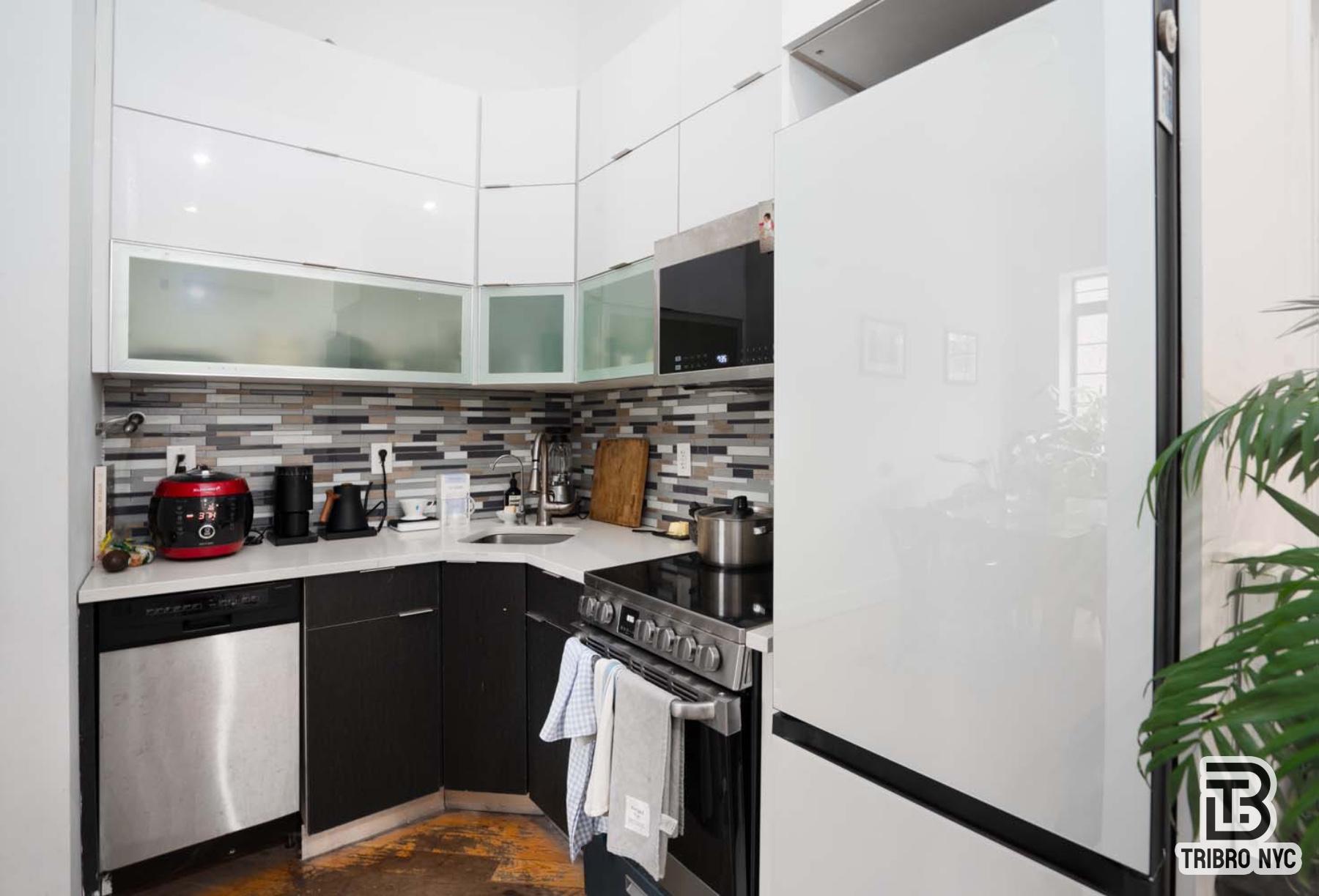 378 South 3rd Street, Unit 1 Brooklyn, NY 11211 - Photo 3 of 8 Photo 3