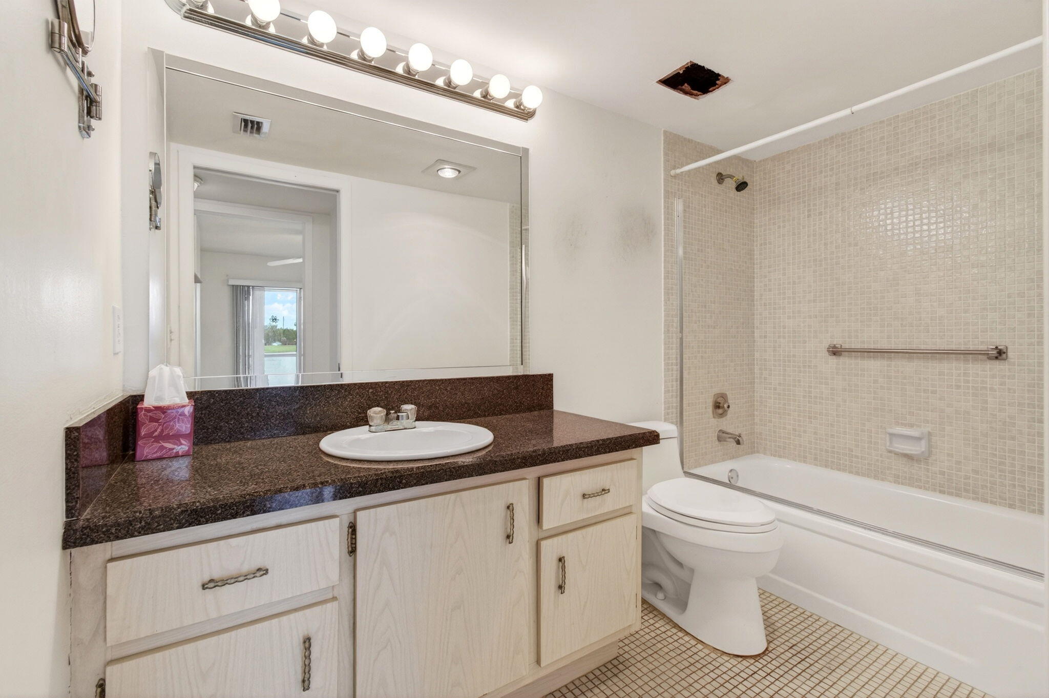 1009 Hythe A Boca Raton, FL 33434 - Photo 30 of 79 27-web-or-mls-DSC_3904