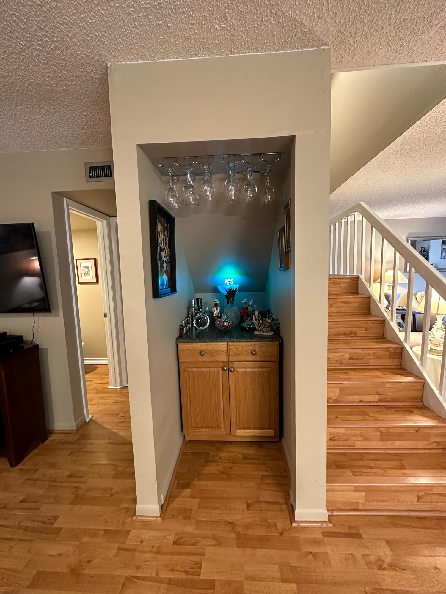 421 Arabian Road Palm Springs, FL 33461 - Photo 11 of 28 Bar