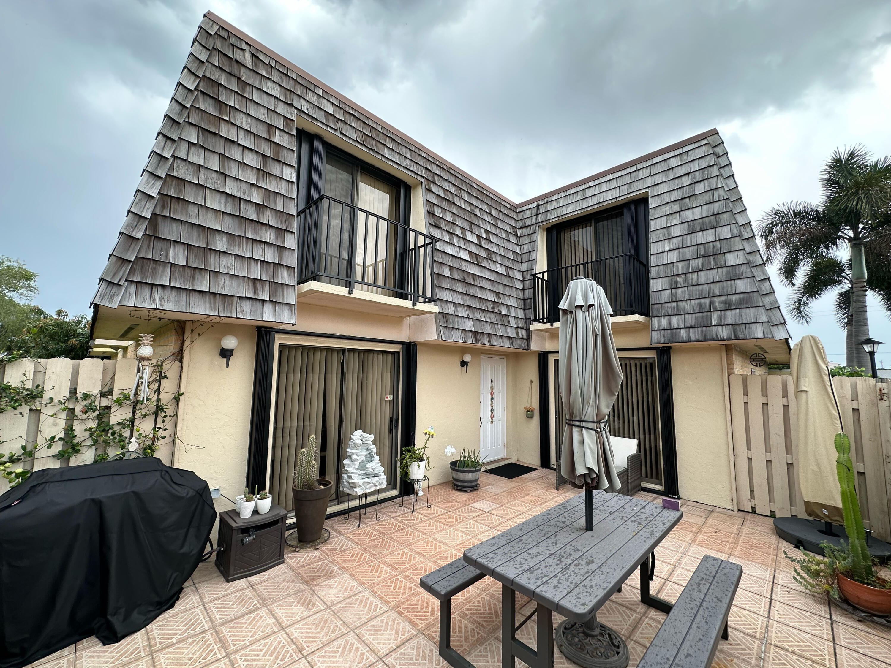 421 Arabian Road Palm Springs, FL 33461 - Photo 4 of 28 Patio