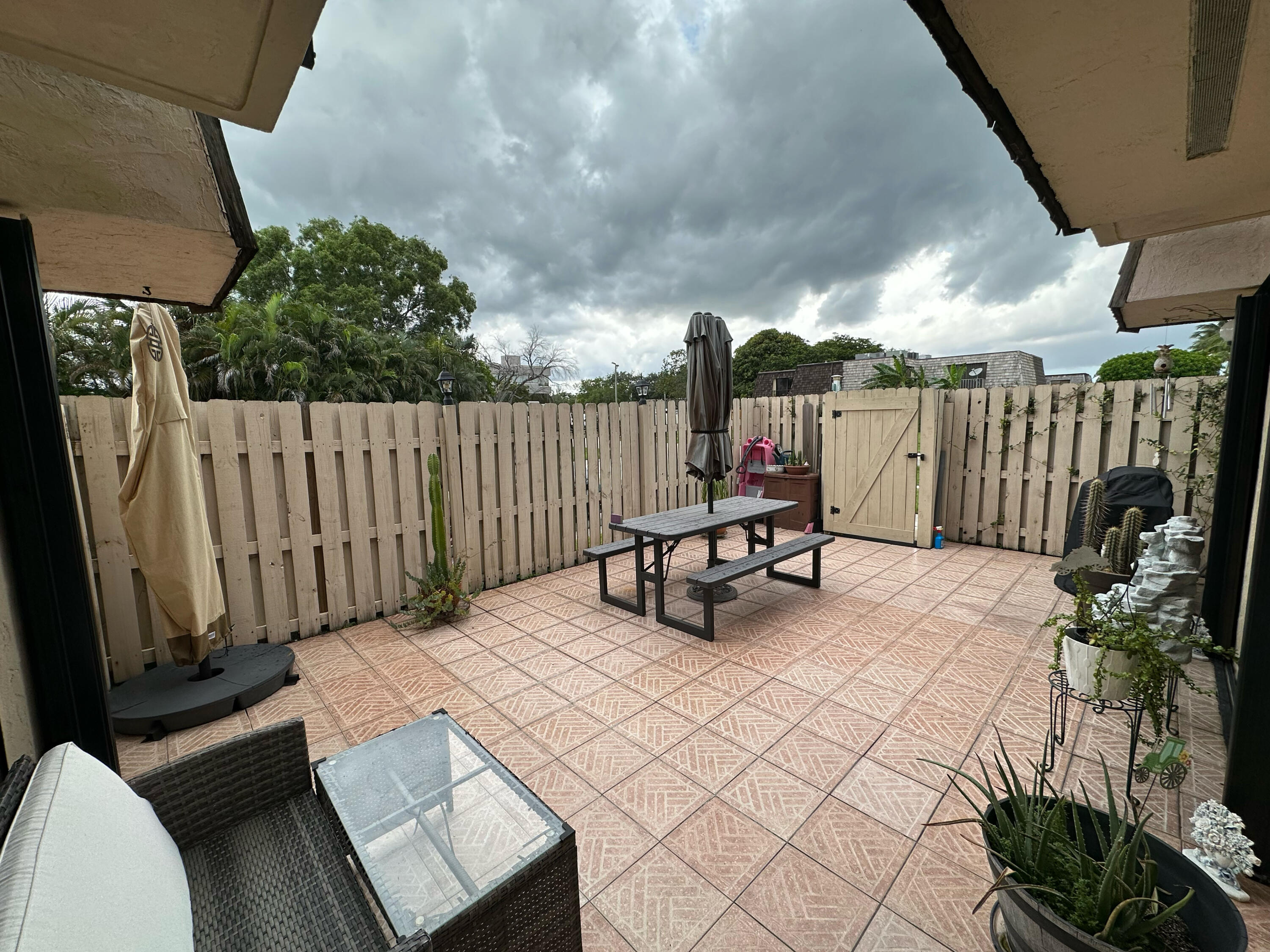 421 Arabian Road Palm Springs, FL 33461 - Photo 5 of 28 Patio