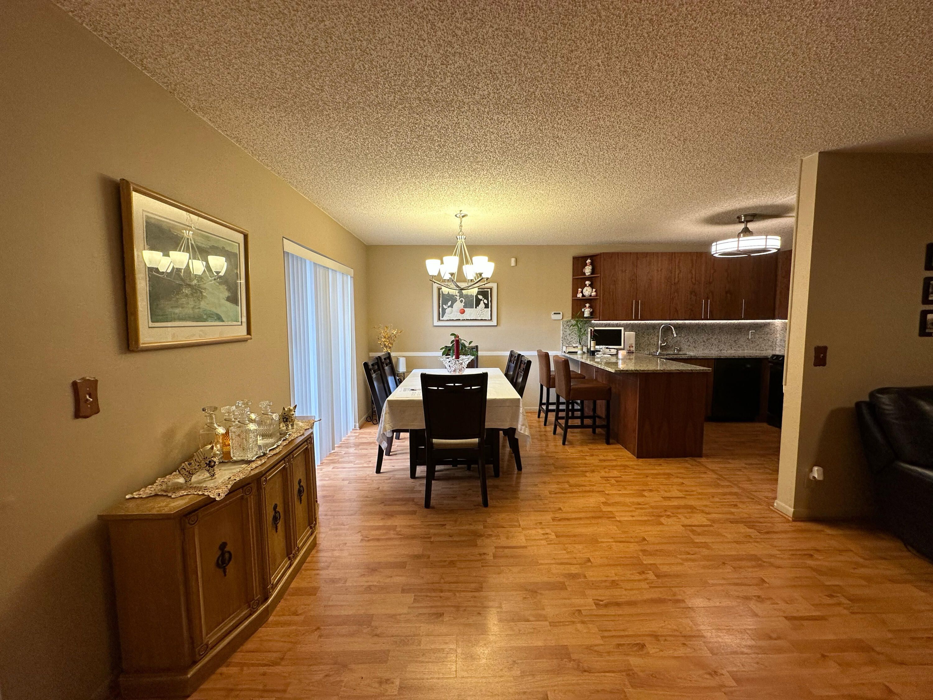 421 Arabian Road Palm Springs, FL 33461 - Photo 6 of 28 Dining Room