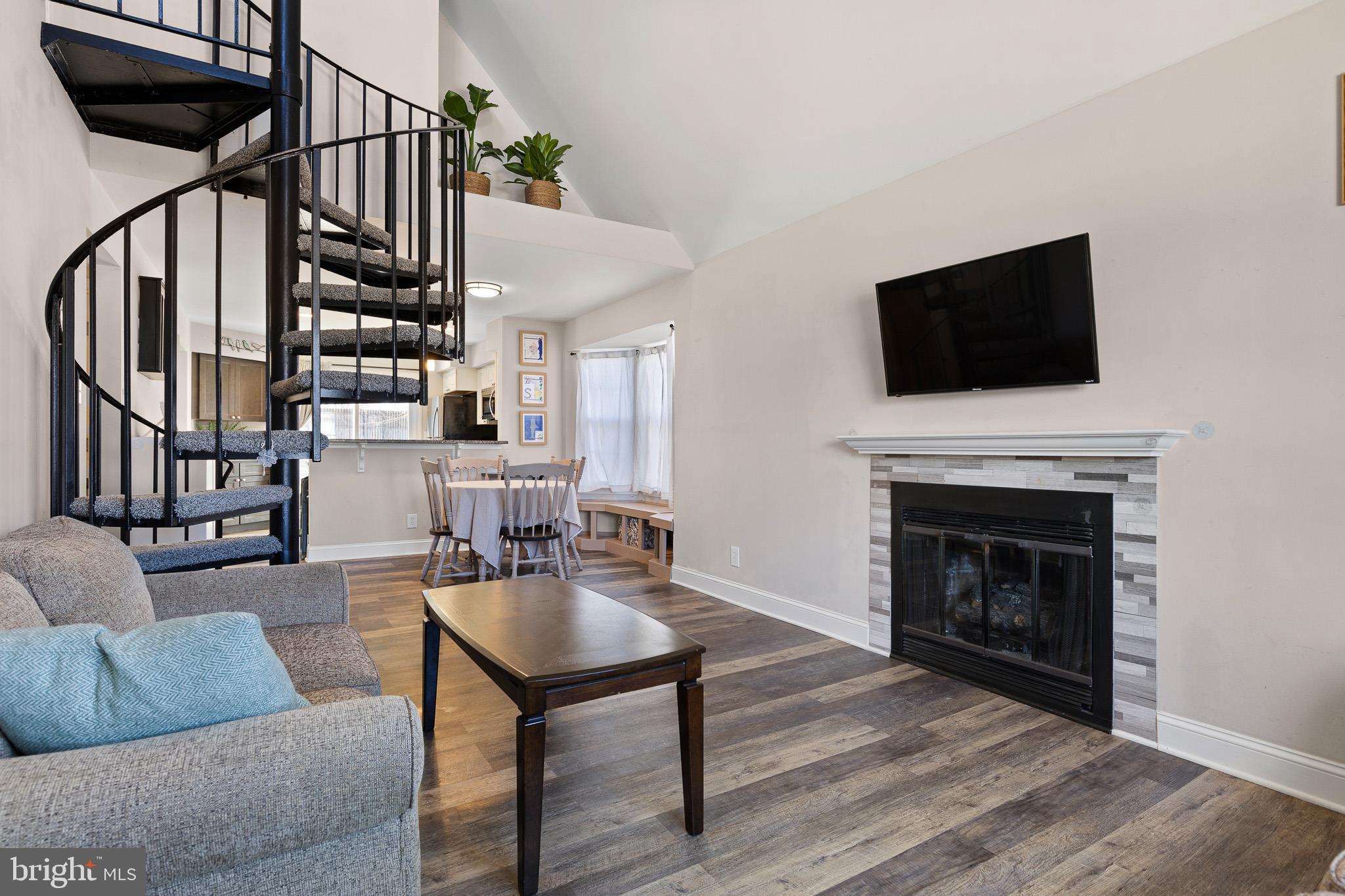316 Hunters Road Swedesboro, NJ 08085 - Photo 2 of 32 Living Room