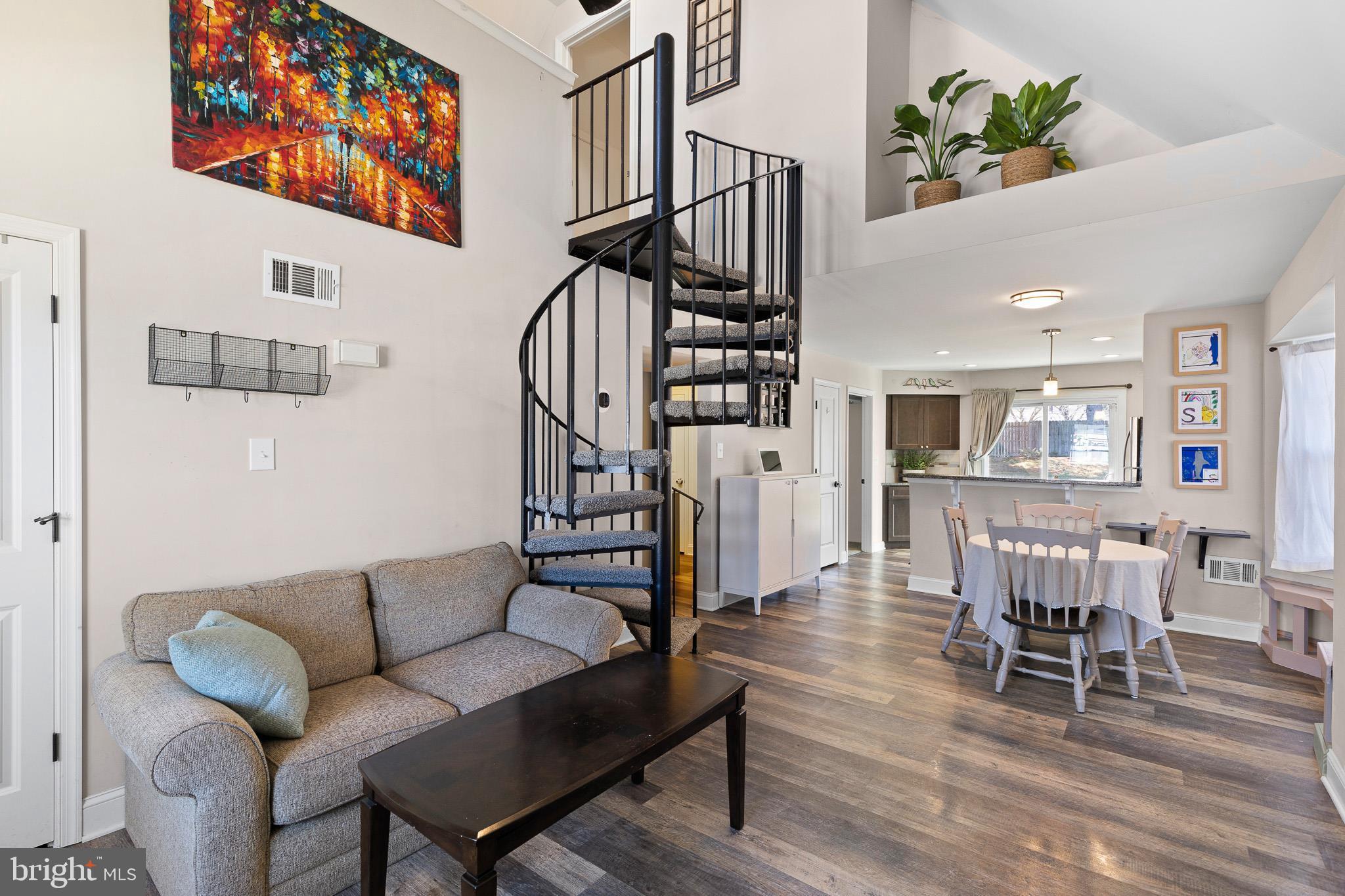316 Hunters Road Swedesboro, NJ 08085 - Photo 3 of 32 Living Room