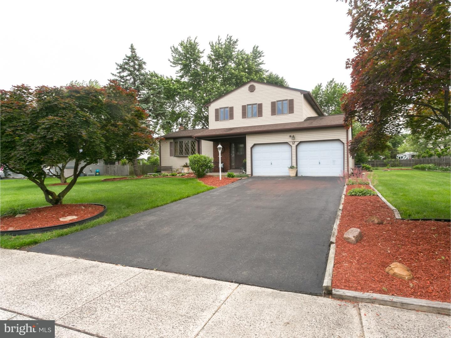 17 Wolfpack Road Hamilton, NJ 08619 - Photo 2 of 23