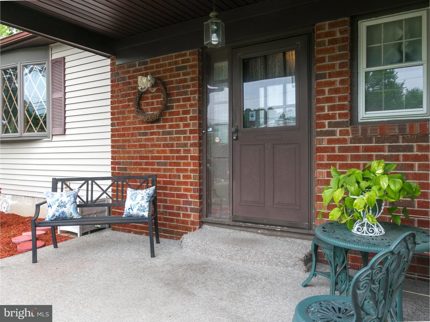 17 Wolfpack Road Hamilton, NJ 08619 - Photo 3 of 23