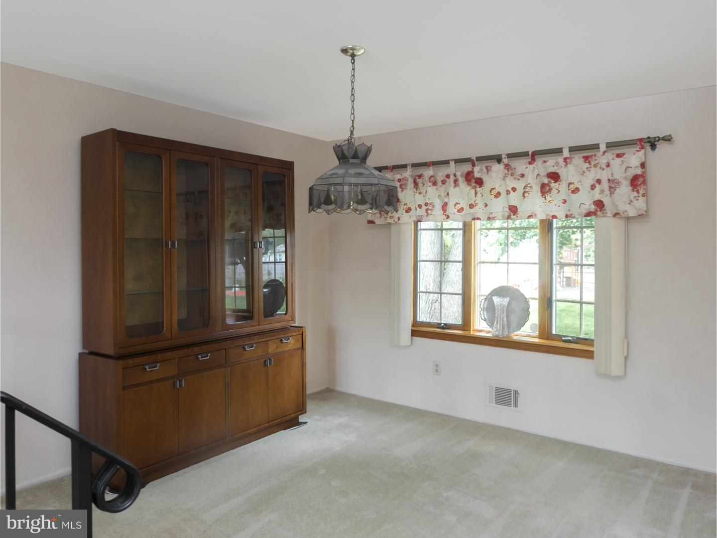 17 Wolfpack Road Hamilton, NJ 08619 - Photo 8 of 23