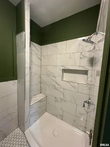 $85,000 | 823 West Nowland Avenue, Peoria, IL 61604