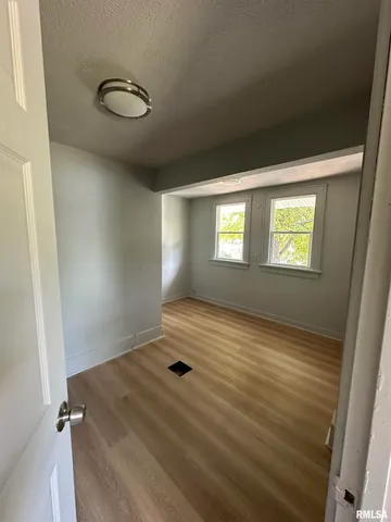 $85,000 | 823 West Nowland Avenue, Peoria, IL 61604