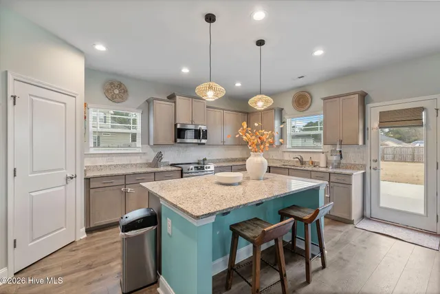 $422,550 | 105 Glasgow Lane, La Grange, NC 28551