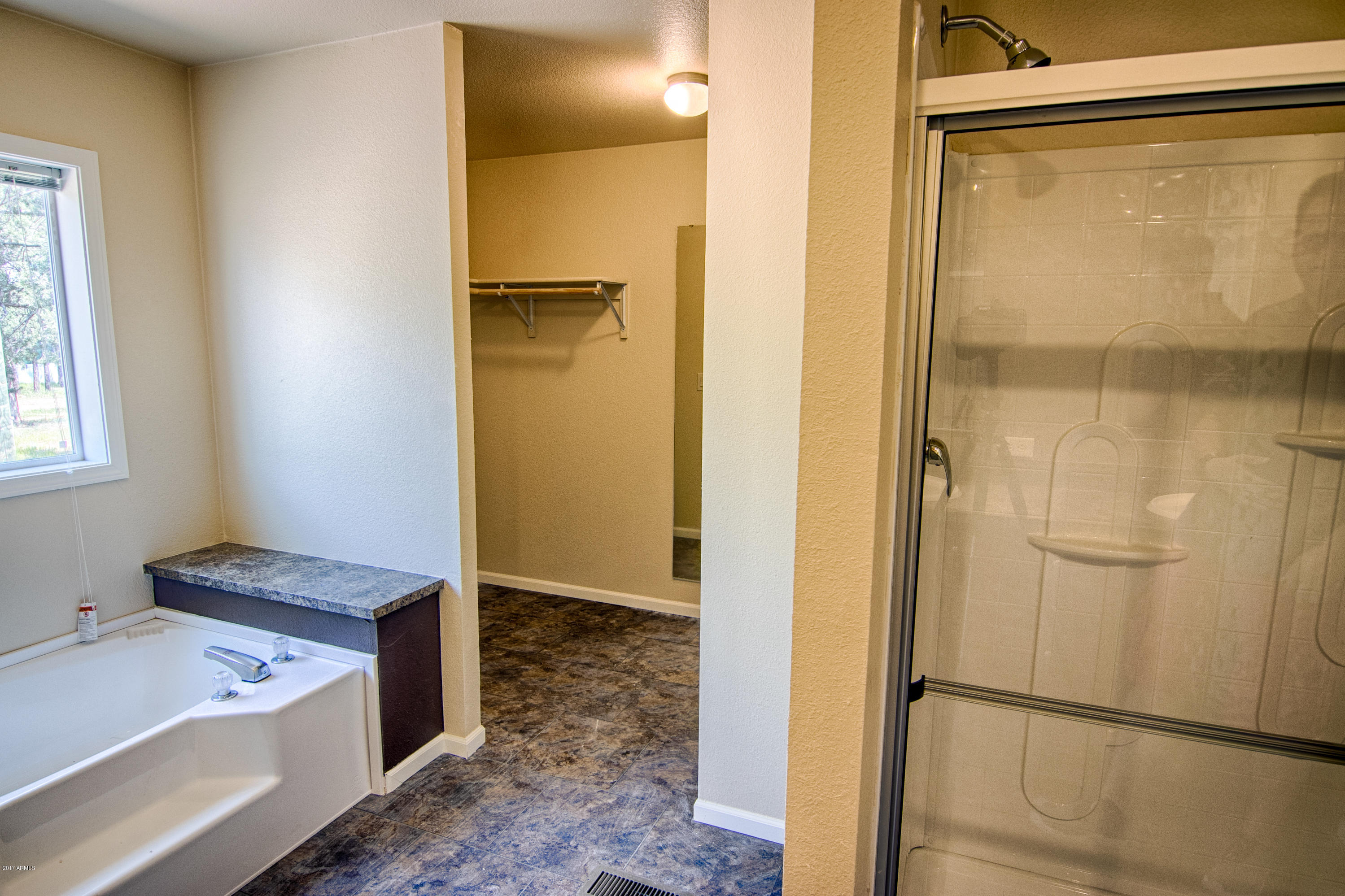 6922 Aces High Road Show Low, AZ 85901 - Photo 19 of 41 Master Bathroom