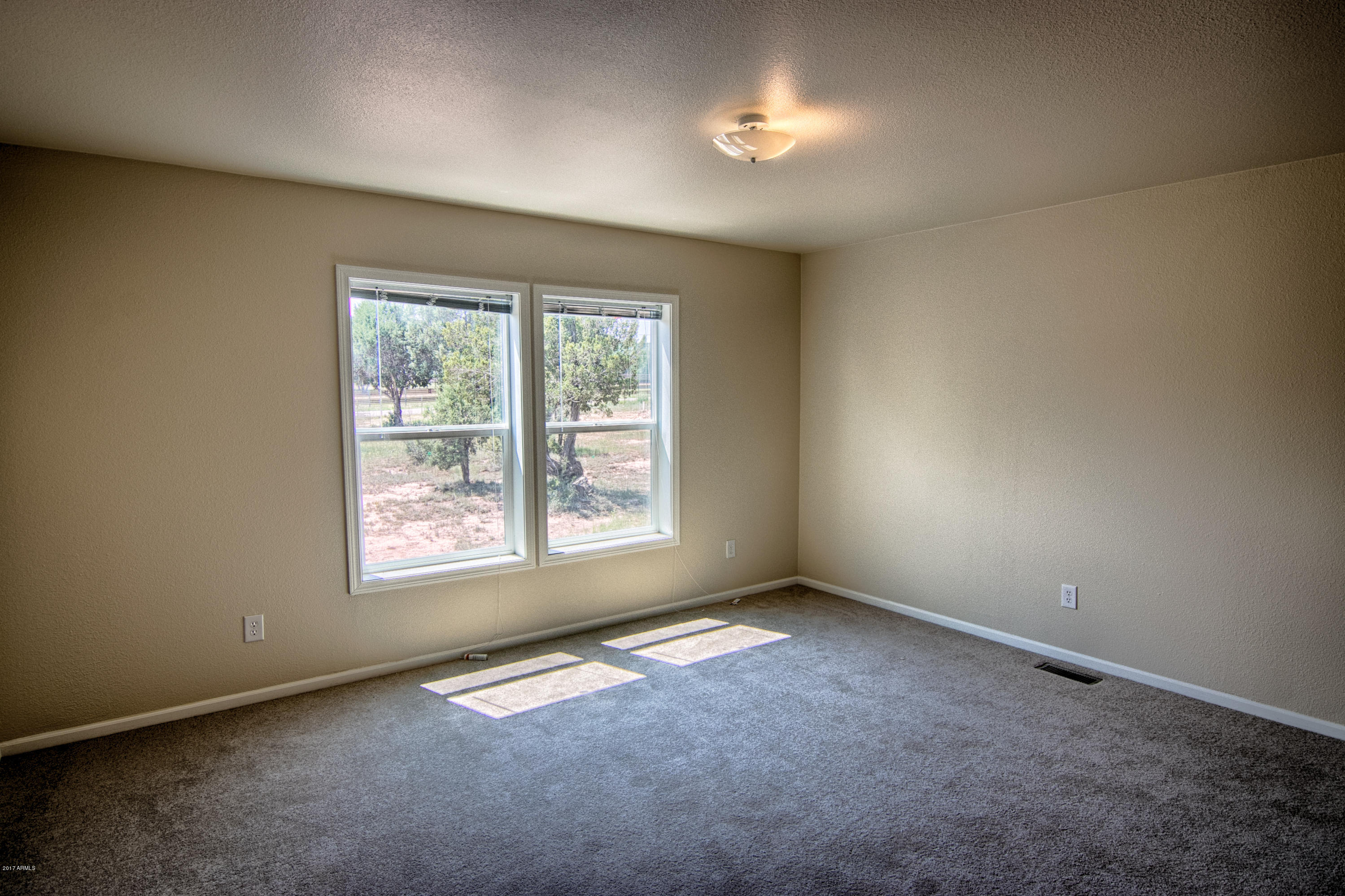 6922 Aces High Road Show Low, AZ 85901 - Photo 27 of 41 Bedroom 4