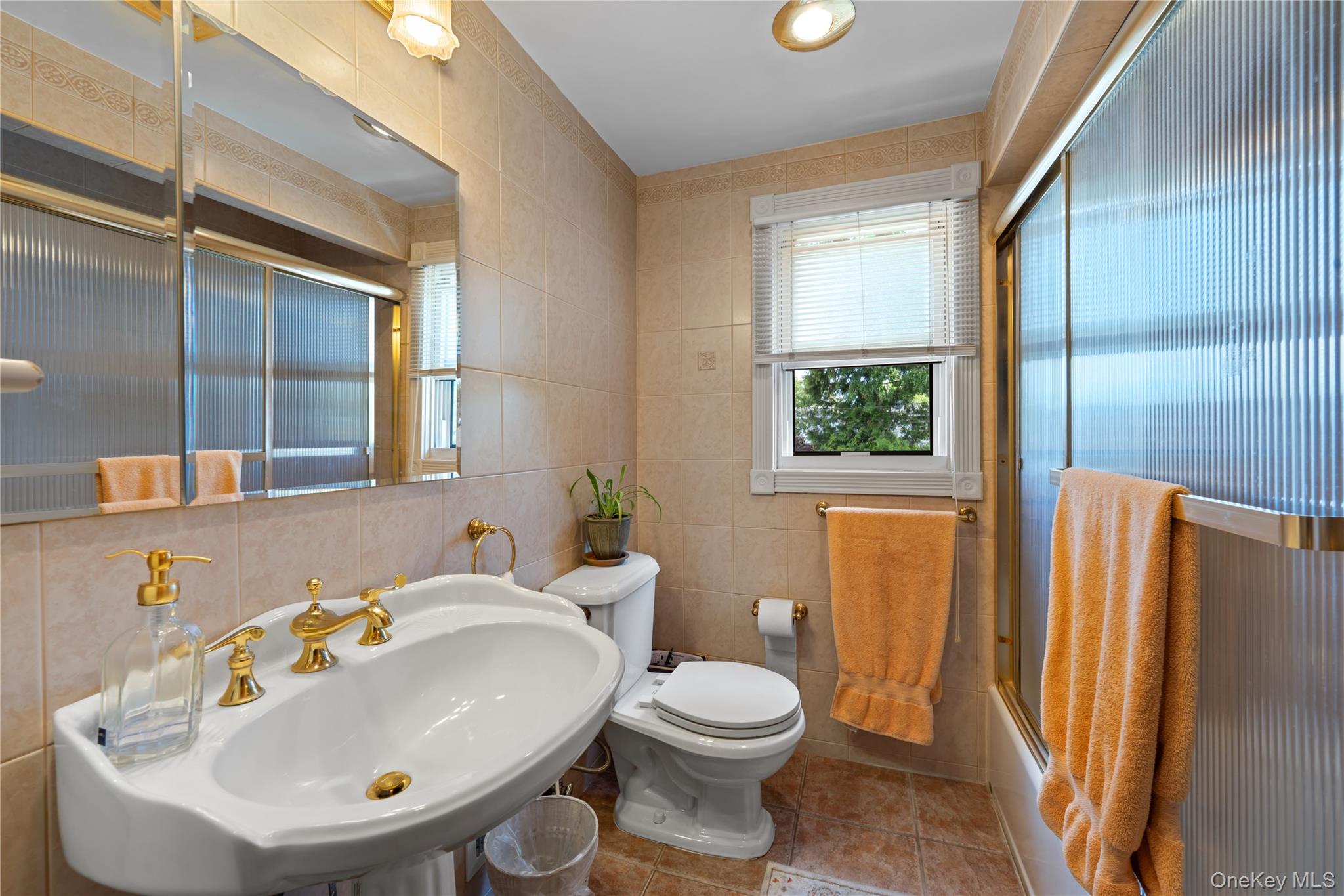 38 Hillvale Road Albertson, NY 11507 - Photo 14 of 30 2nd floor