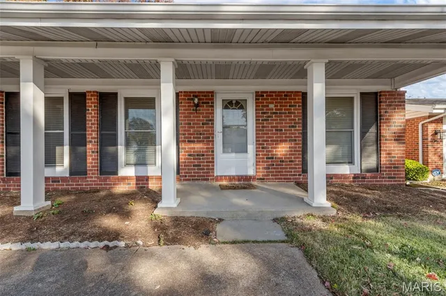 $199,900 | 11758 Galba Drive, Florissant, MO 63033