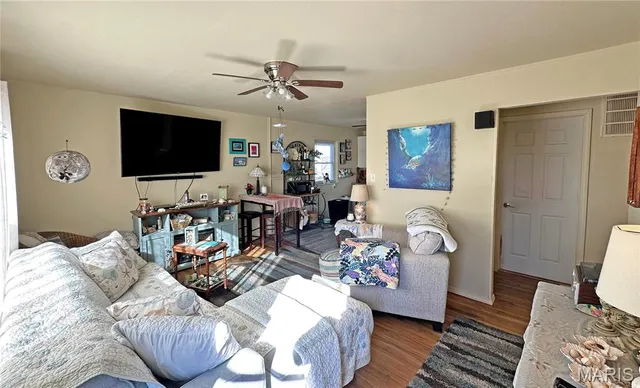 $160,000 | 124 Cottage Hill Drive, O'Fallon, IL 62269