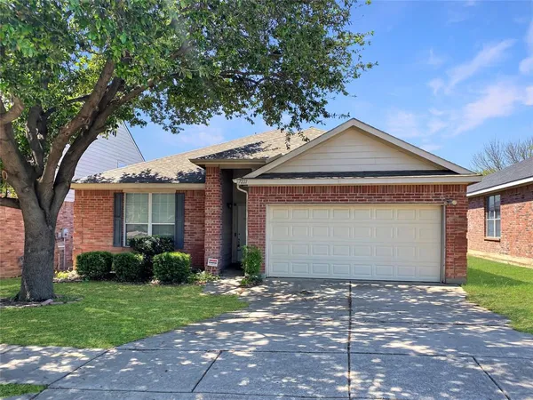 $2,100 | 7221 Lindentree Lane, Fort Worth, TX 76137