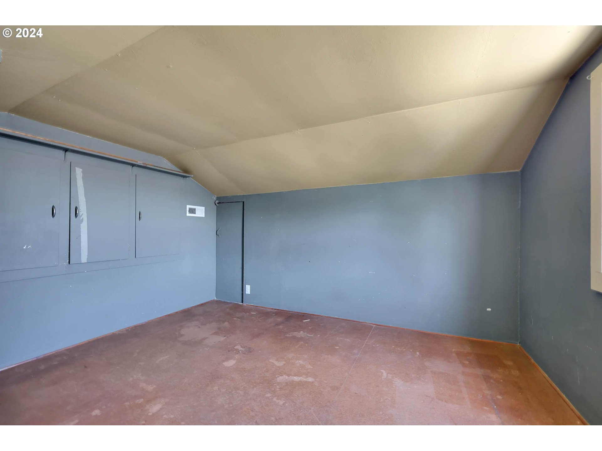 1325 Modoc Street Springfield, OR 97477 - Photo 17 of 36 a view of an empty room