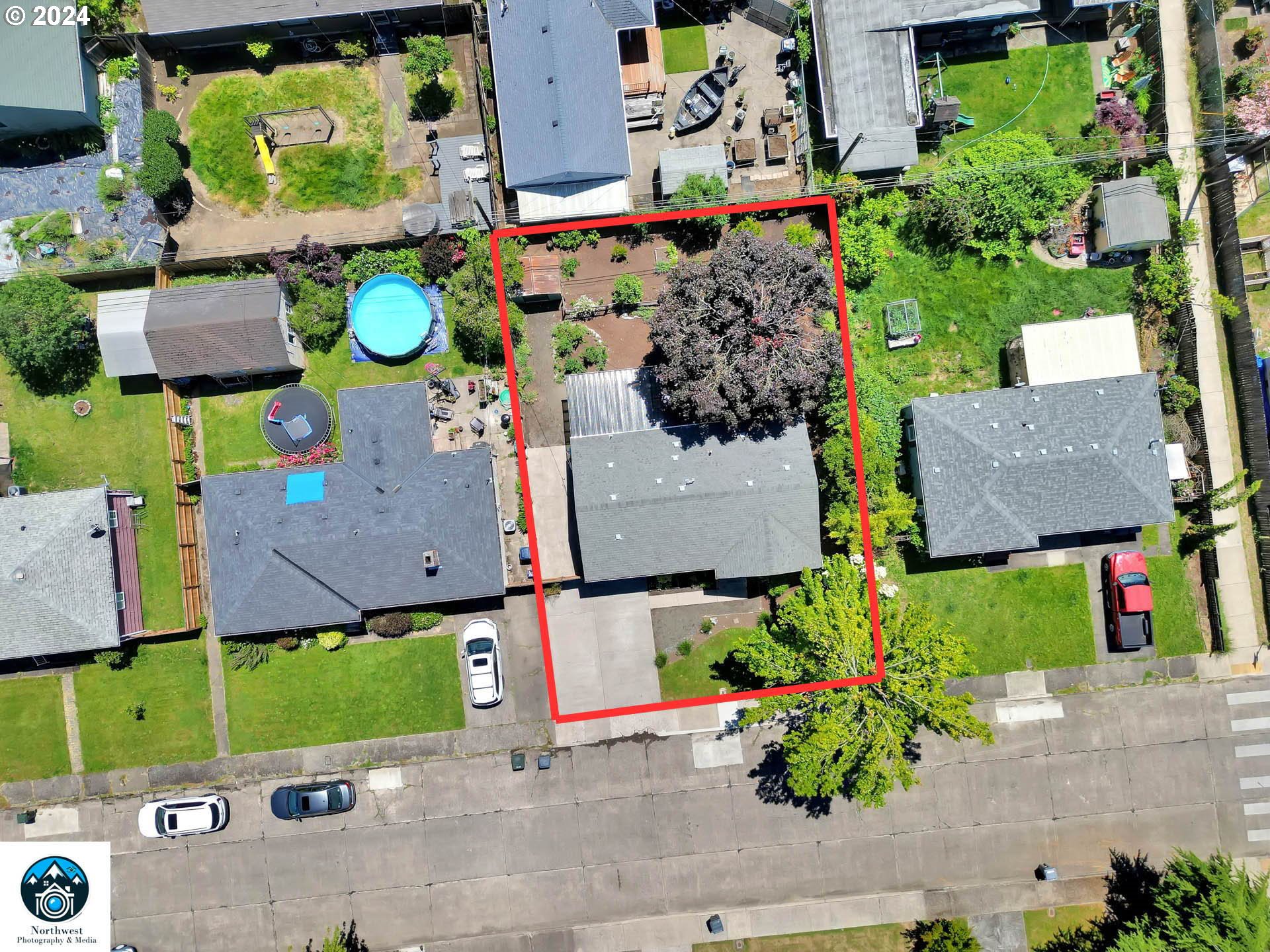 1325 Modoc Street Springfield, OR 97477 - Photo 3 of 36 an aerial view of a house