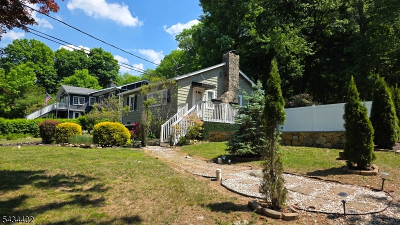 37 Grandview Avenue Oak Ridge, NJ 07438 - Photo 3 of 19